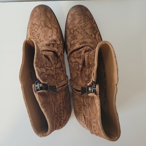 JOHN VARVATOS Morrison Sharpei Snake-Skin Motif Leather Boot - Handmade in Italy - Picture 9 of 16